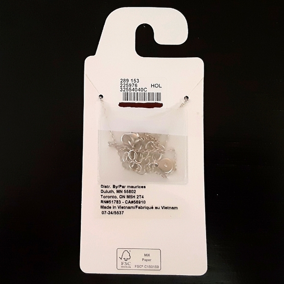 🆕️ Antler Pendant Necklace - Picture 2 of 4